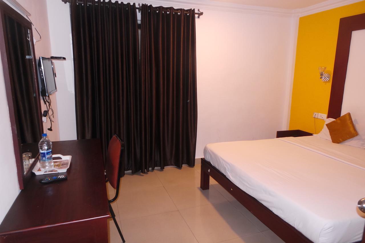 Hotel Wayanad Regency Kedavur Bagian luar foto