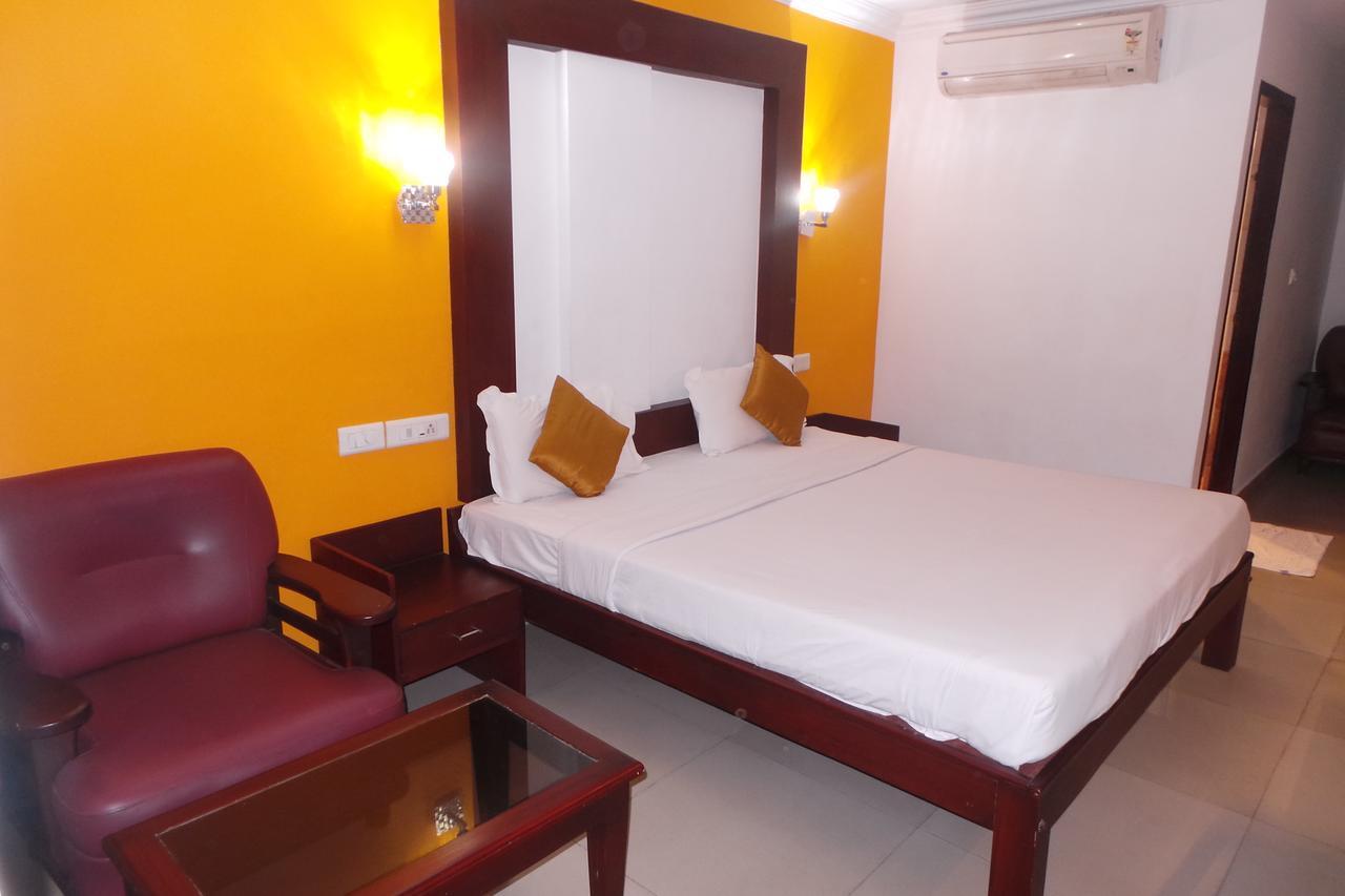 Hotel Wayanad Regency Kedavur Bagian luar foto