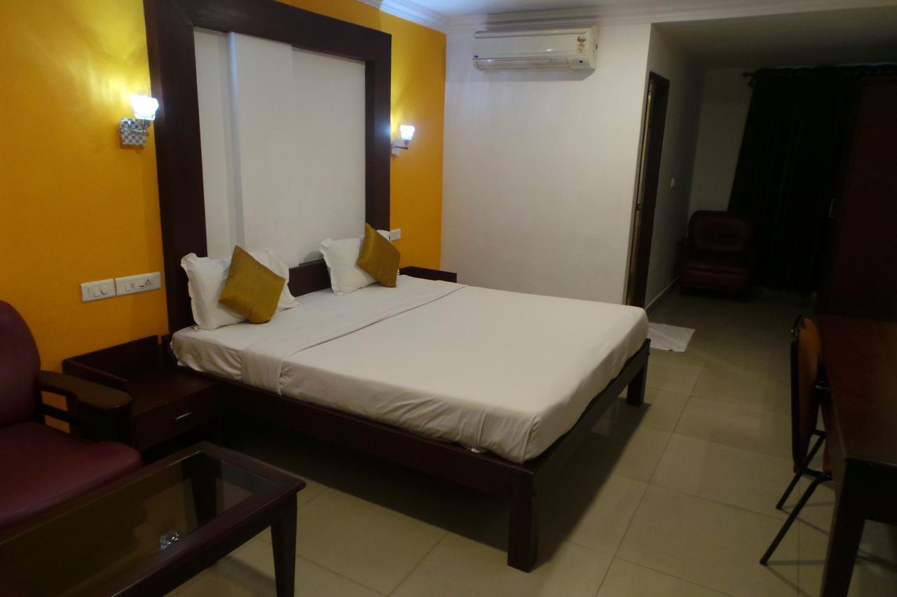 Hotel Wayanad Regency Kedavur Bagian luar foto